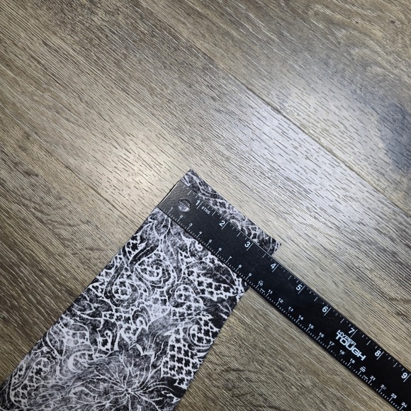 Lululemon Womens High Rise Floral Lace Print Leggings Black White Size 4 - Picture 5 of 7